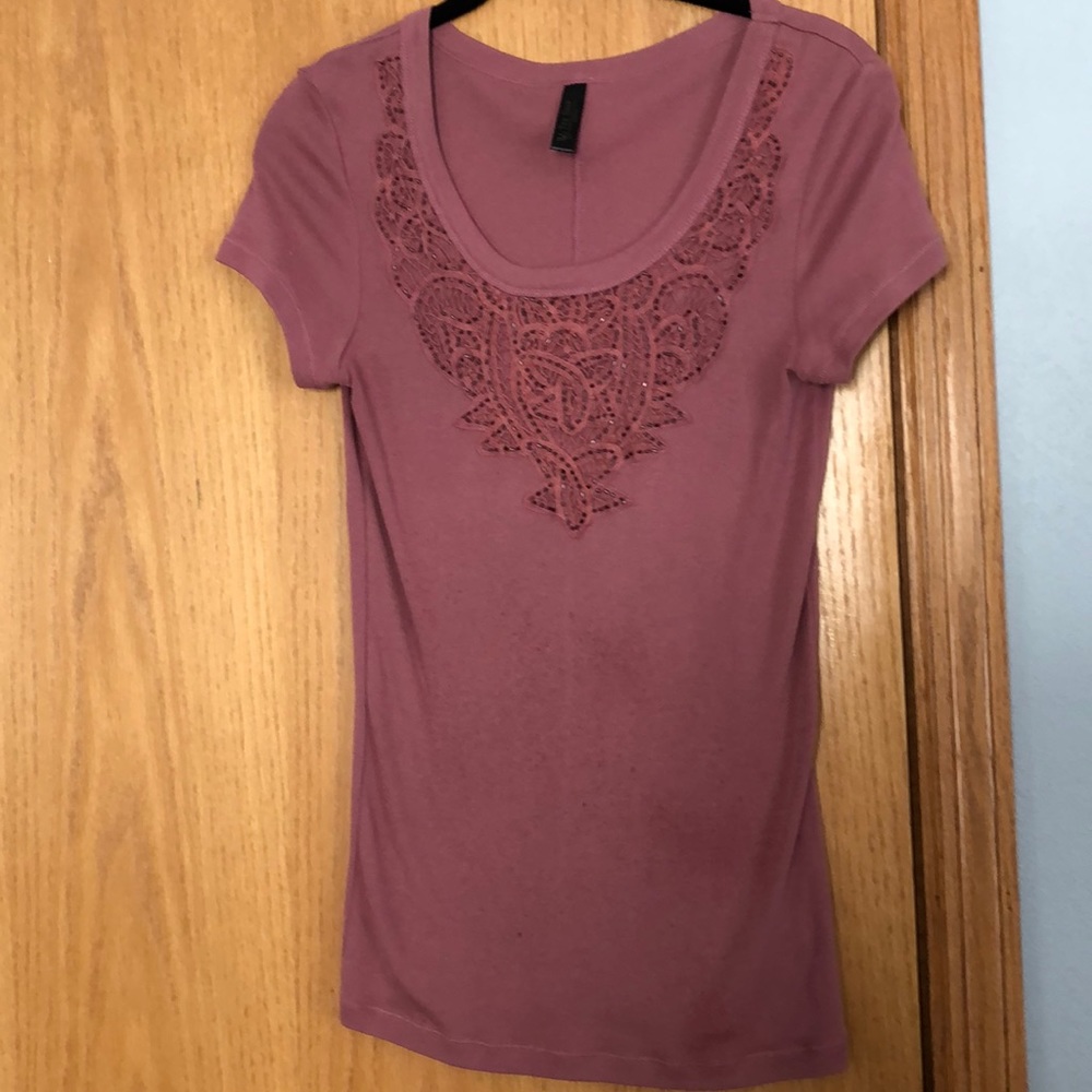 Beaded, fitted tee